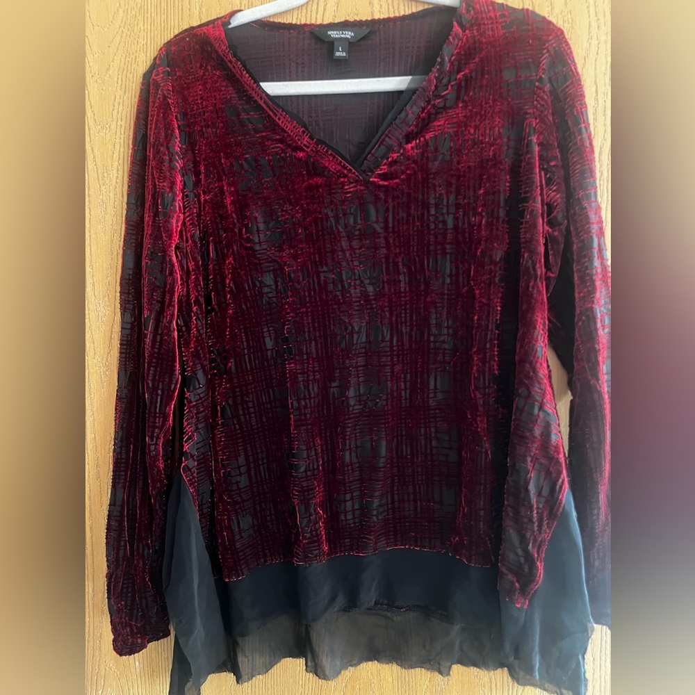 Simply Vera Vera Wang Red and Black Velvet Top